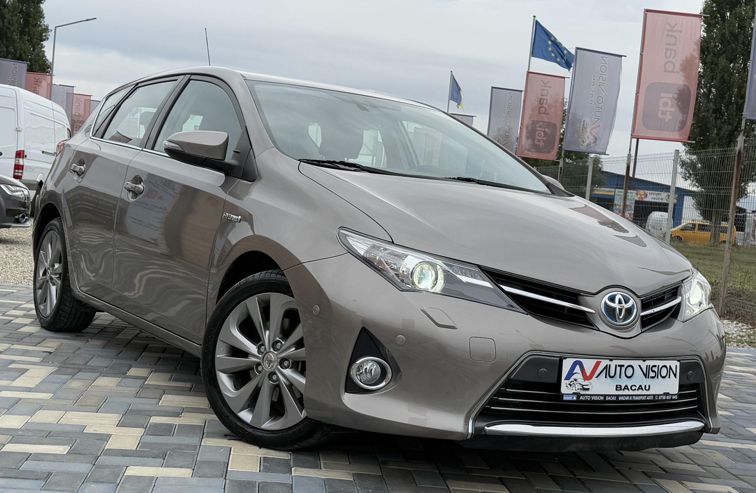 Toyota Auris 1.8 Hybrid Benzina 2015 E5 Km reali inmatriculat RO