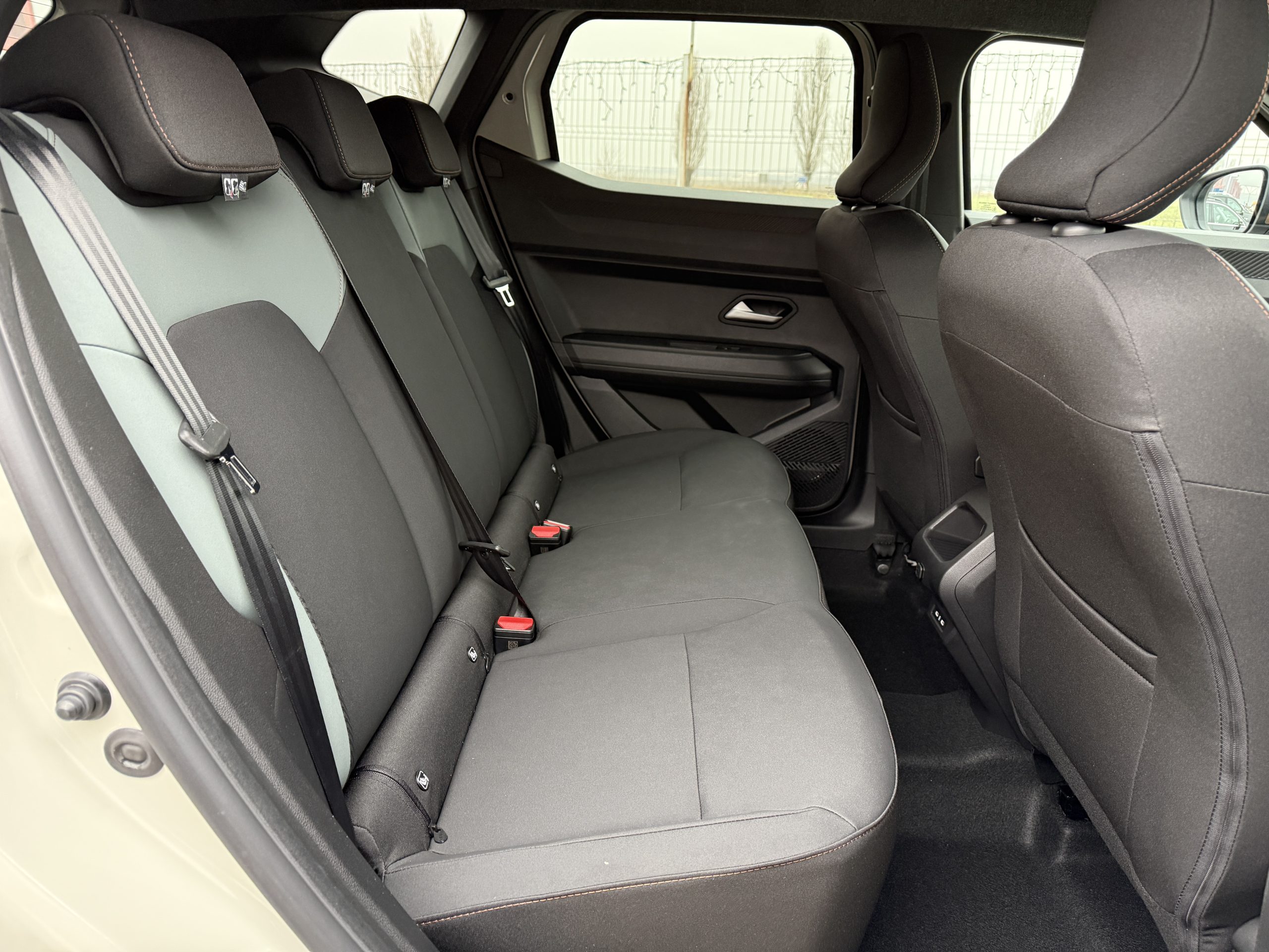 DACIA DUSTER Extreme ECO-G 120CP–GPL 2026 NOU TVA deductibil!