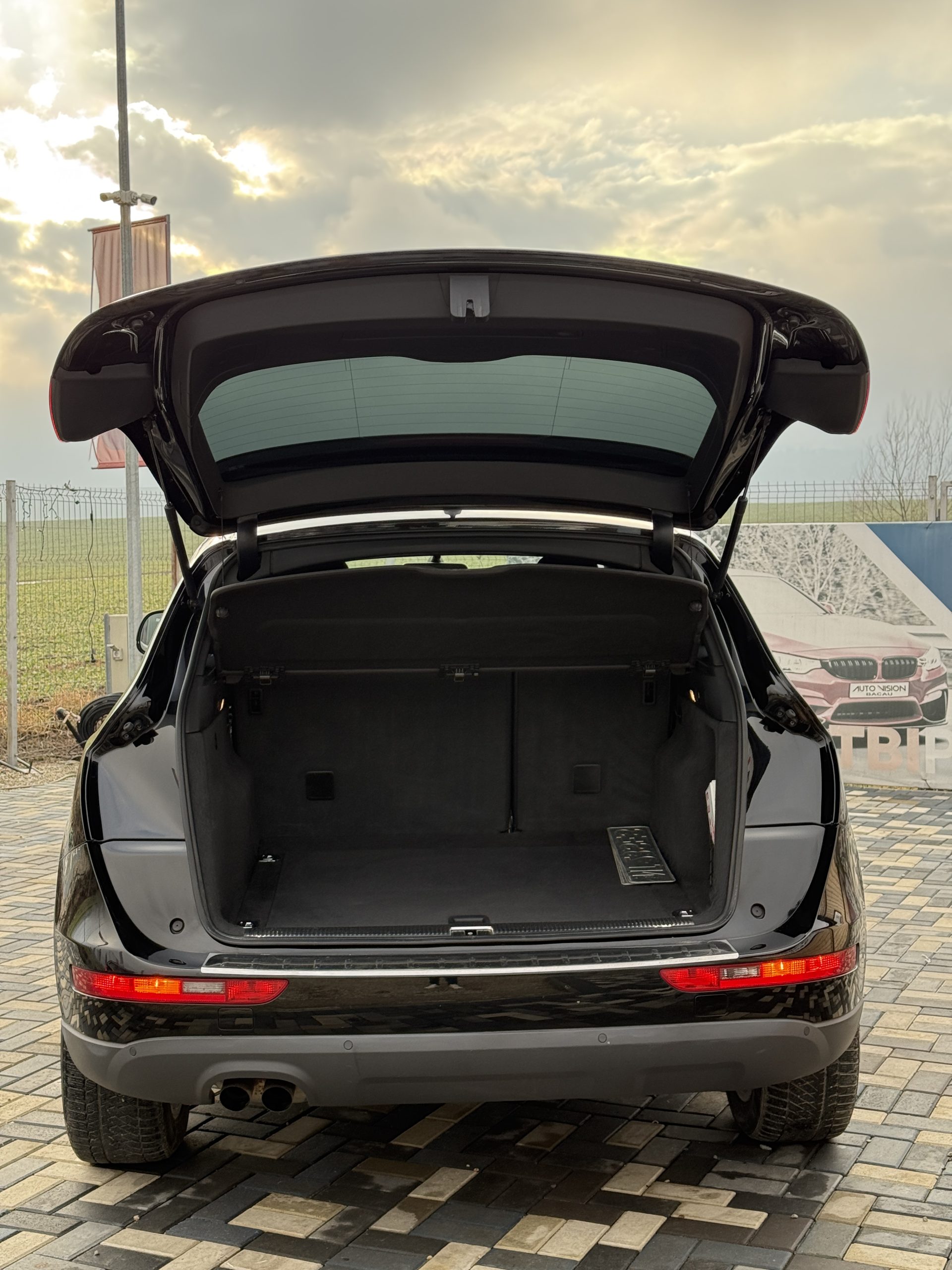 Audi Q5 Quattro S-line 2.0 TDI 170Cp Automata 2011 E5 Led NAV RO