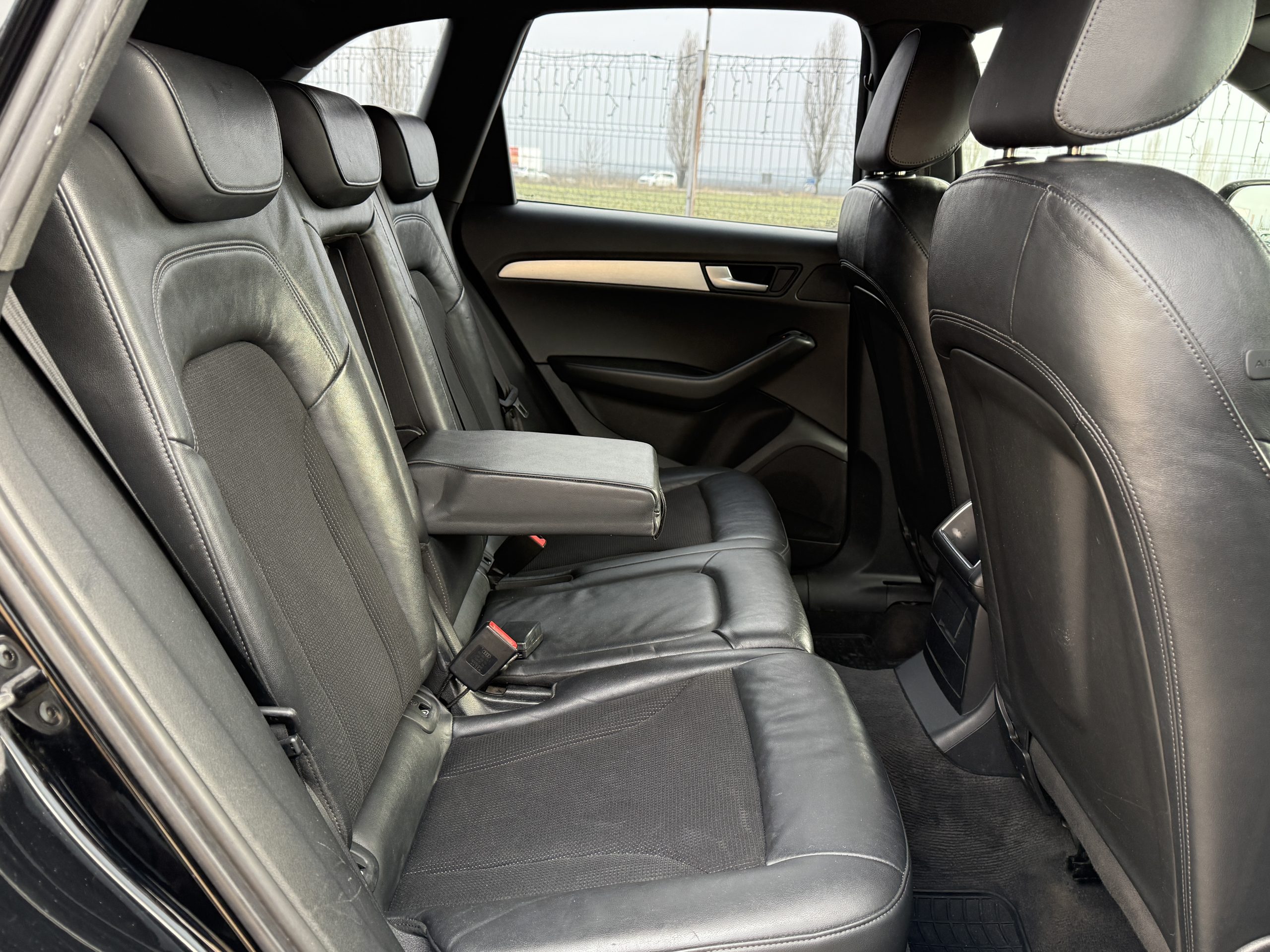 Audi Q5 Quattro S-line 2.0 TDI 170Cp Automata 2011 E5 Led NAV RO