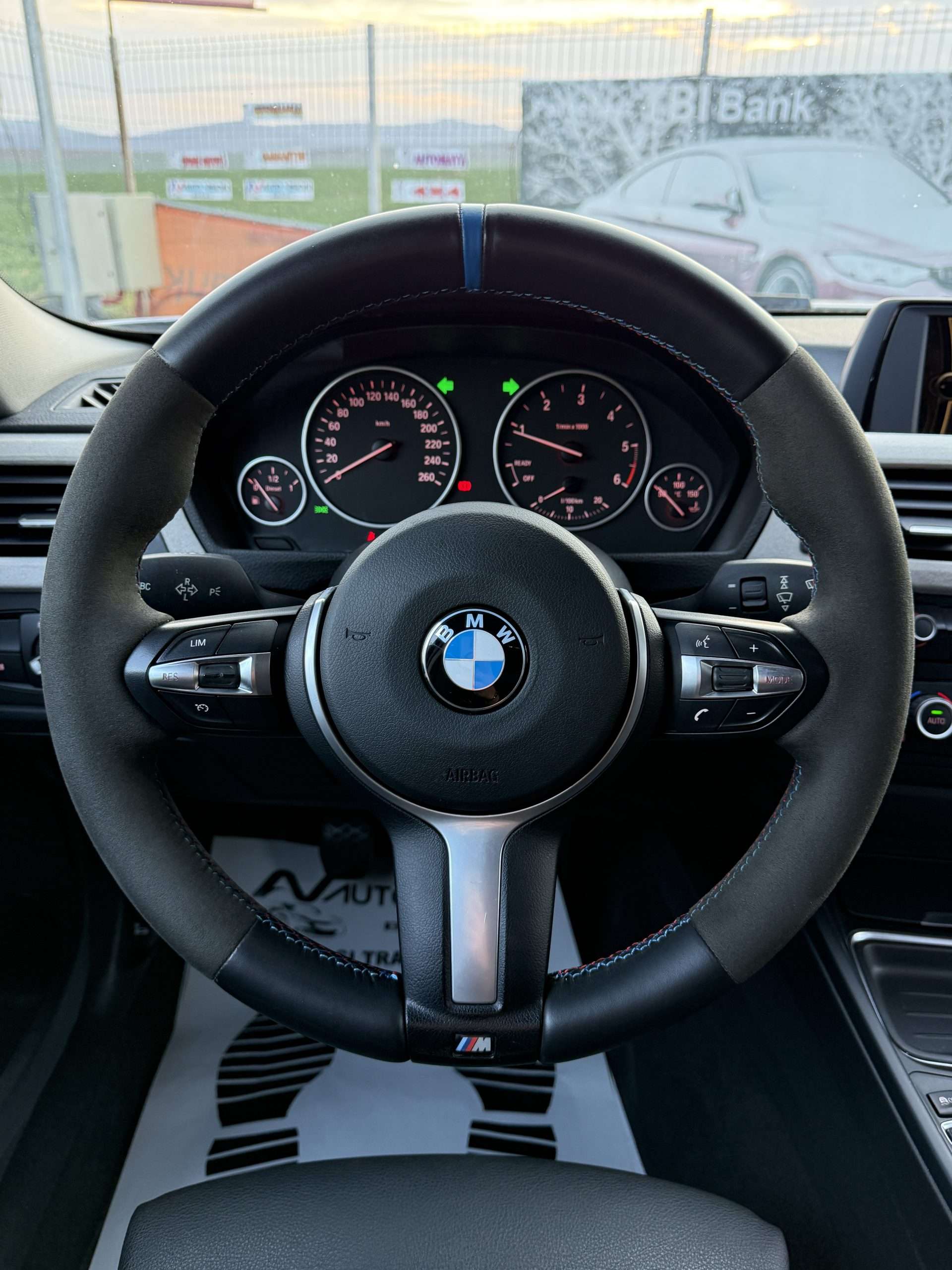 BMW F30 318d 2.0TDi 136CP 04/2014 Euro5 M pachet int/ext Full piele Germania!