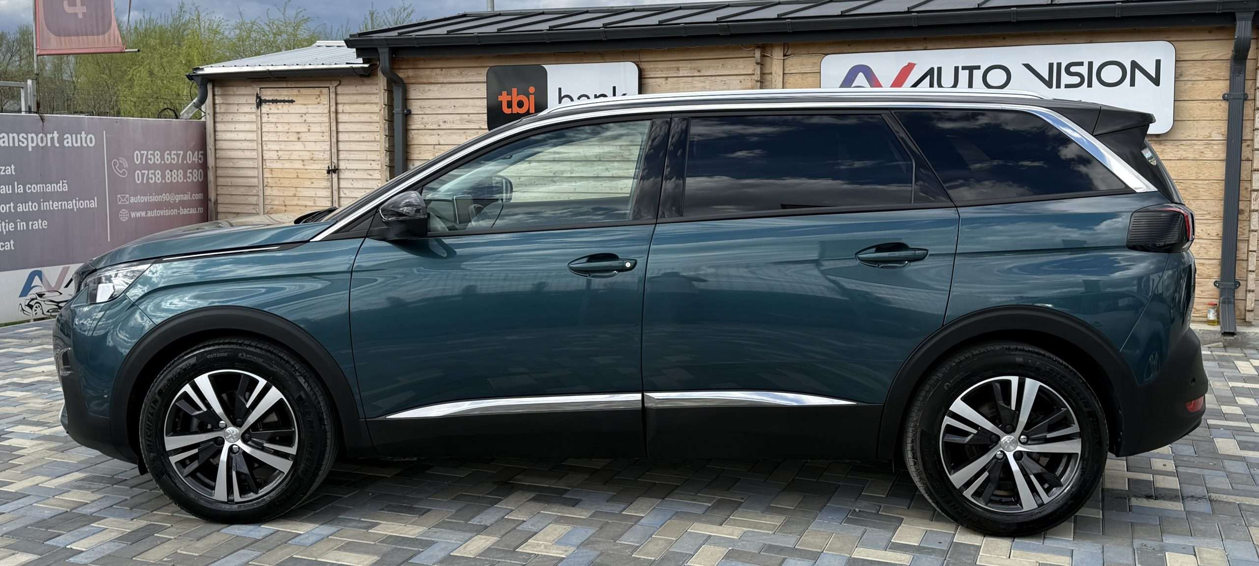 *Peugeot 5008 PureTech 1.2 Benzina 130Cp 06/2017 E6 i-Cockpit digital Full LED Km reali import Germania!