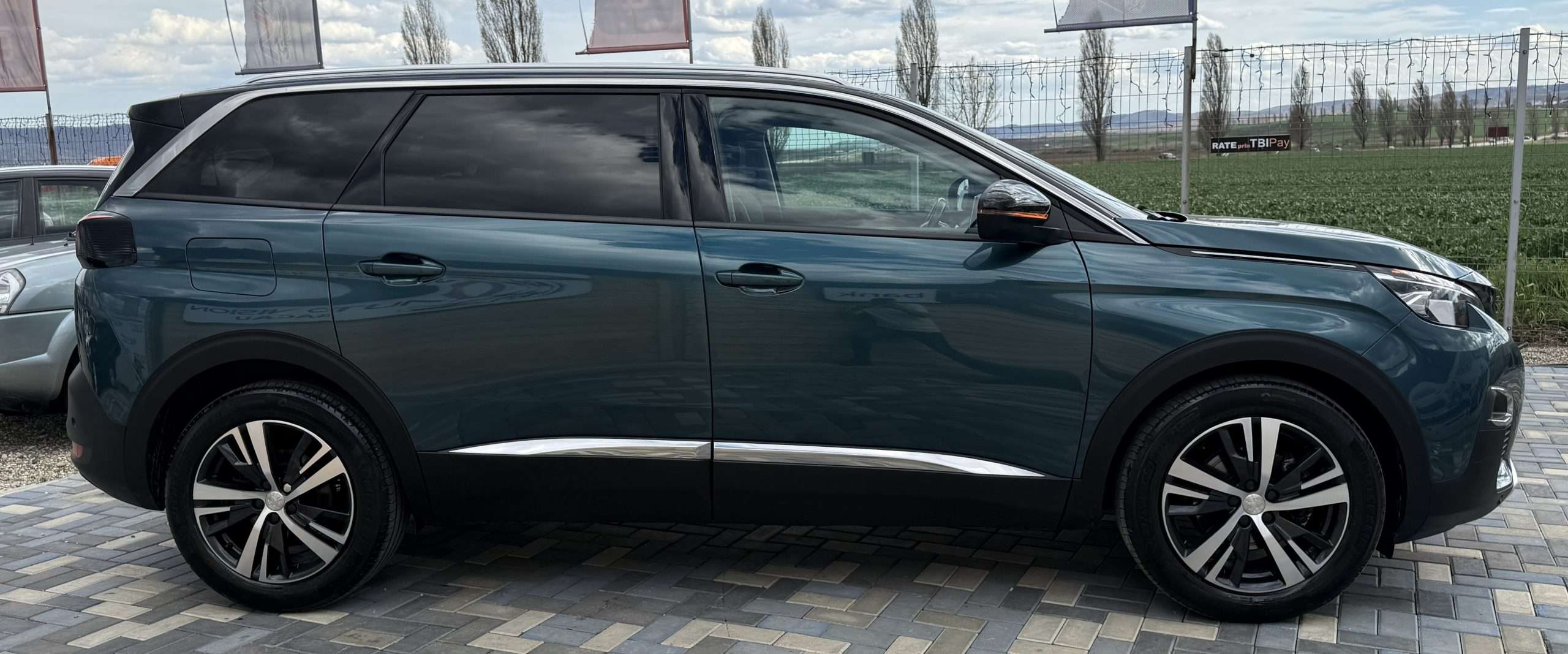 *Peugeot 5008 PureTech 1.2 Benzina 130Cp 06/2017 E6 i-Cockpit digital Full LED Km reali import Germania!