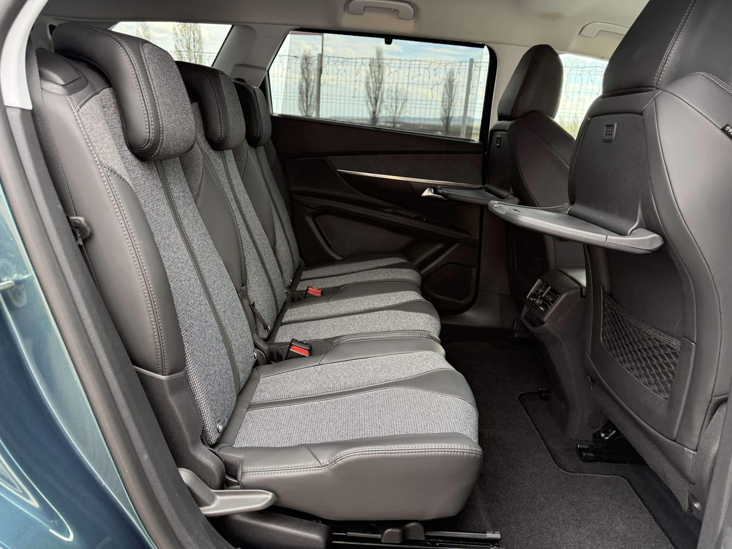 *Peugeot 5008 PureTech 1.2 Benzina 130Cp 06/2017 E6 i-Cockpit digital Full LED Km reali import Germania!