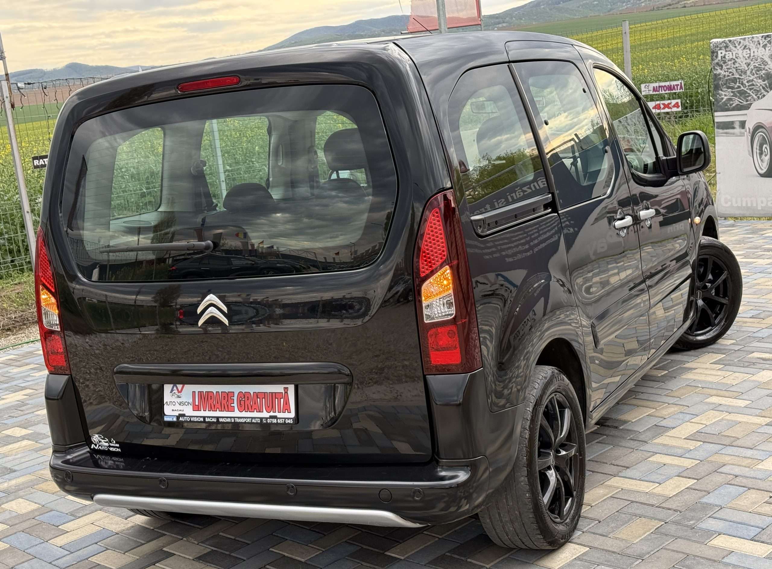 Citroen BERLINGO 1.6 Diesel 93CP 09/2014 Euro5 Ac Km reali stare impecabila Import Germania !