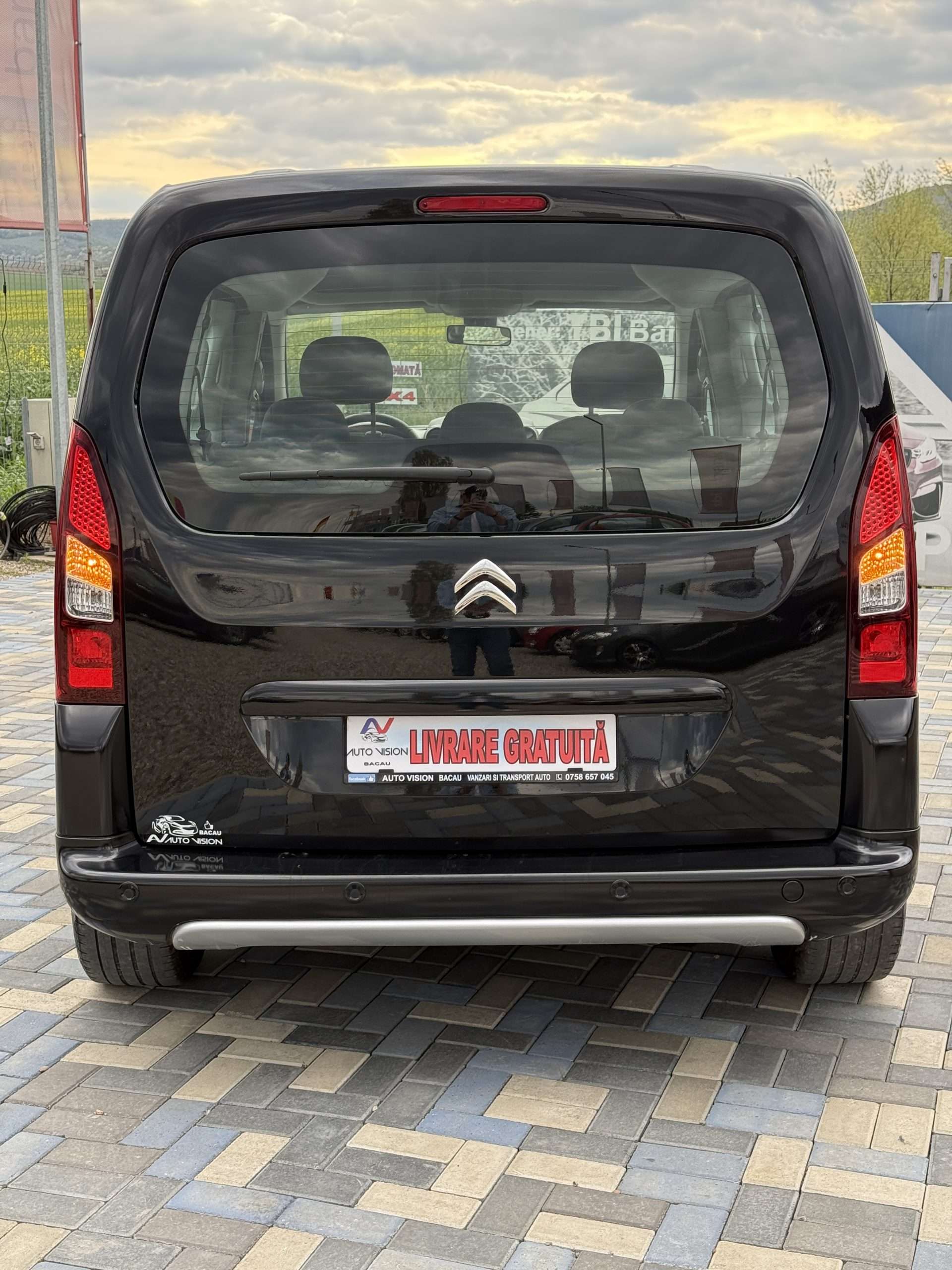 Citroen BERLINGO 1.6 Diesel 93CP 09/2014 Euro5 Ac Km reali stare impecabila Import Germania !