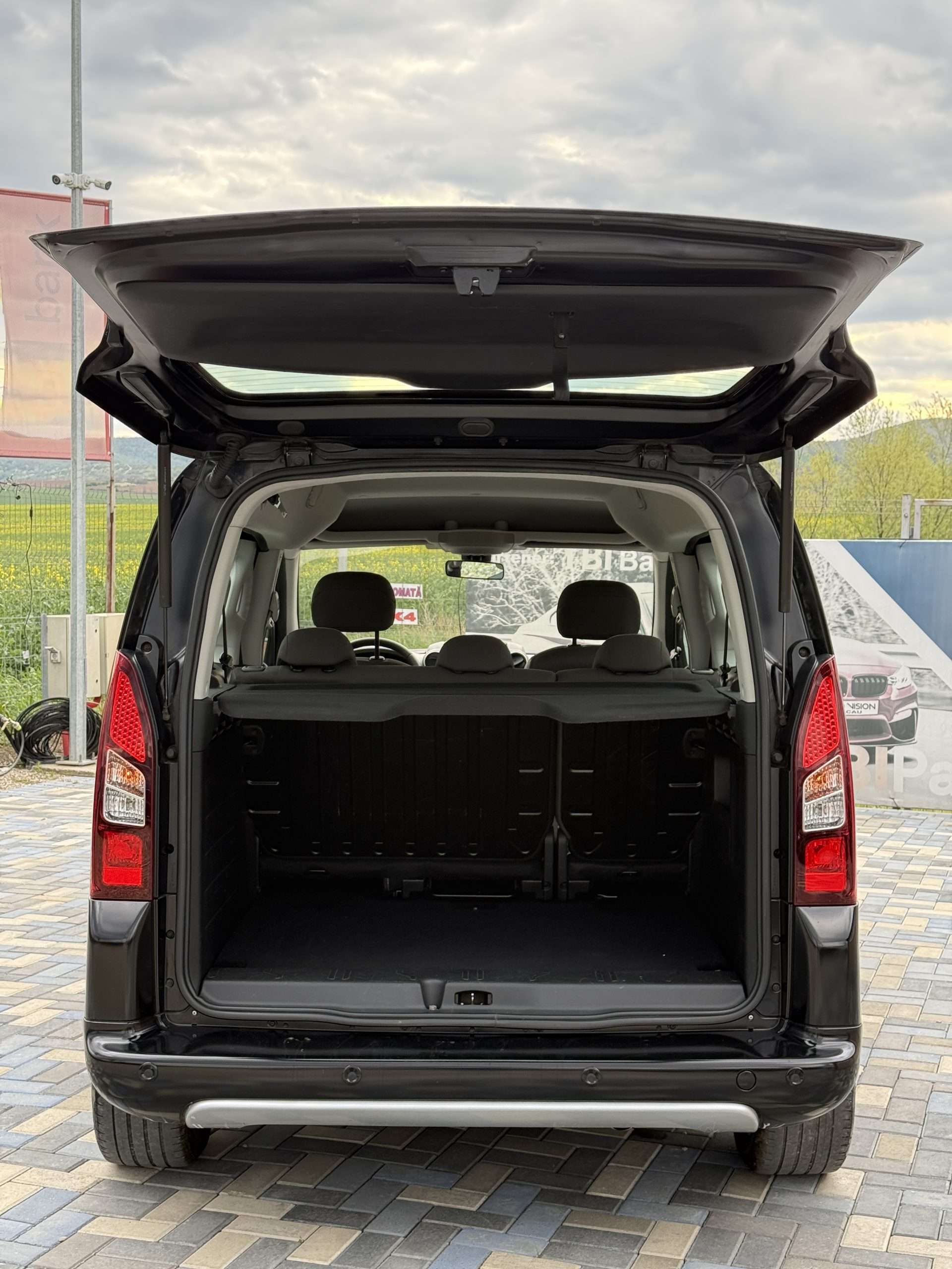 Citroen BERLINGO 1.6 Diesel 93CP 09/2014 Euro5 Ac Km reali stare impecabila Import Germania !