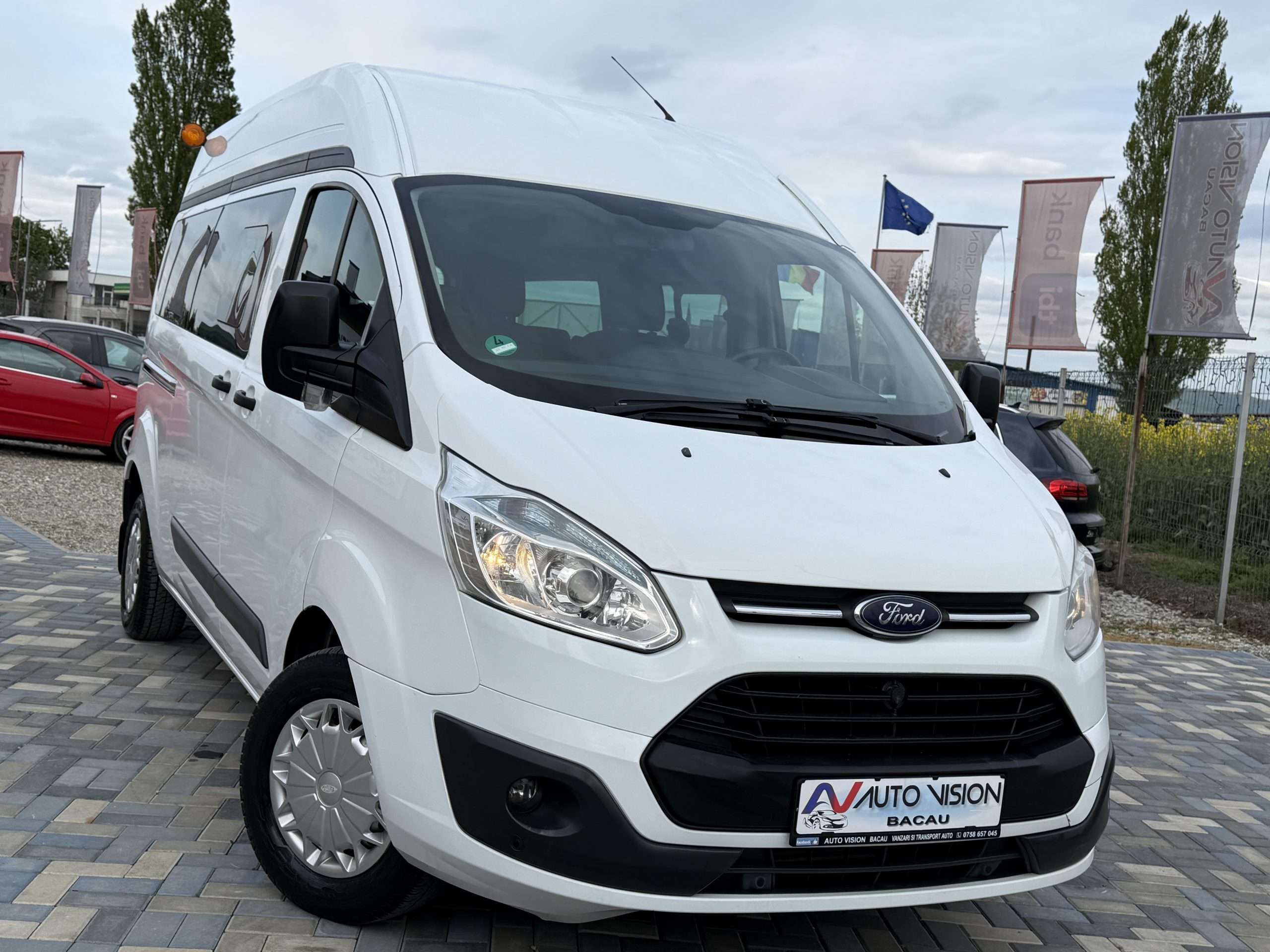 Ford Transit CUSTOM 8+1 locuri 2.2TDci 125CP 10/2014 scaune individuale in stare ireprosabila import Germania!