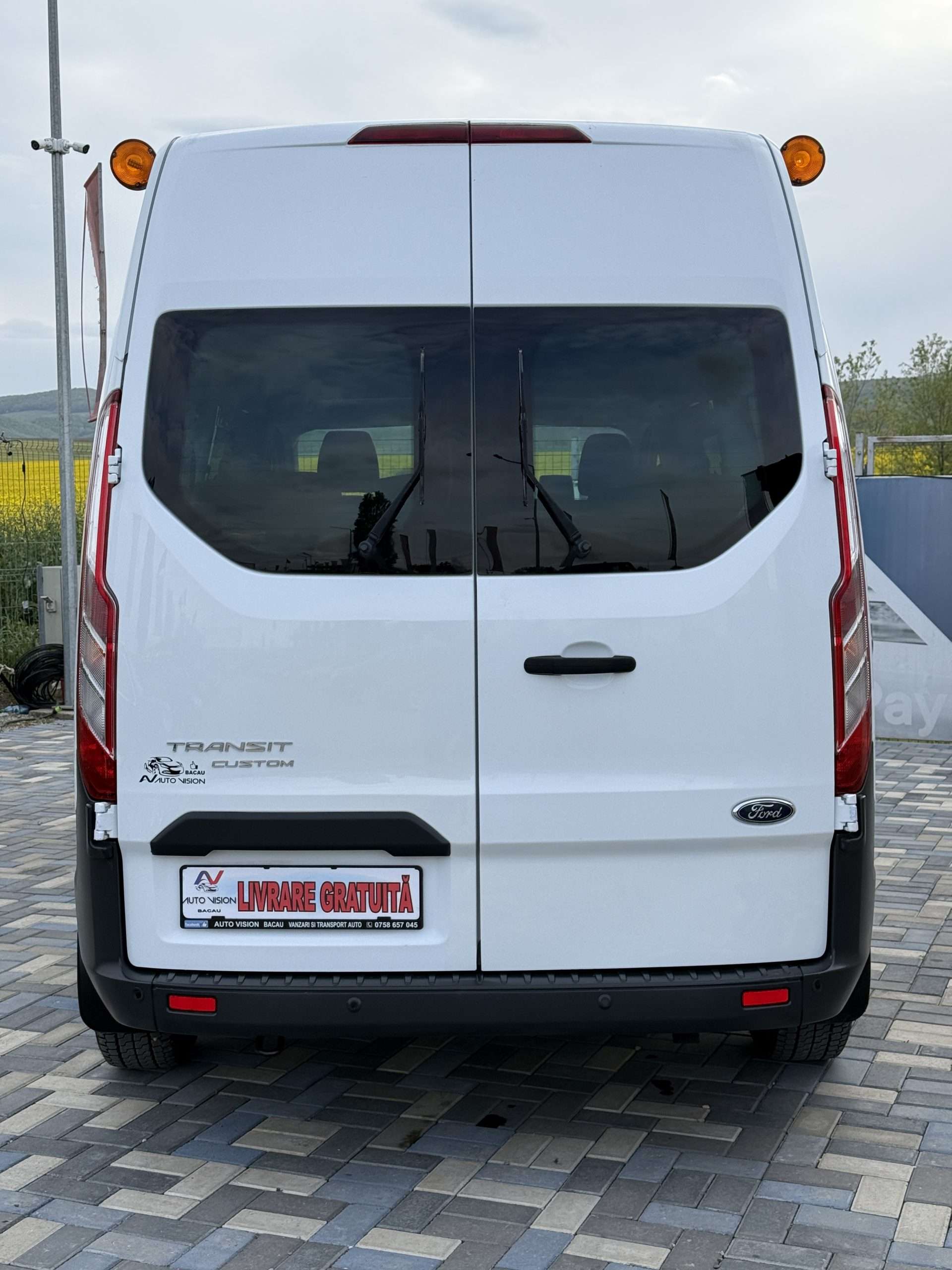 Ford Transit CUSTOM 8+1 locuri 2.2TDci 125CP 10/2014 scaune individuale in stare ireprosabila import Germania!