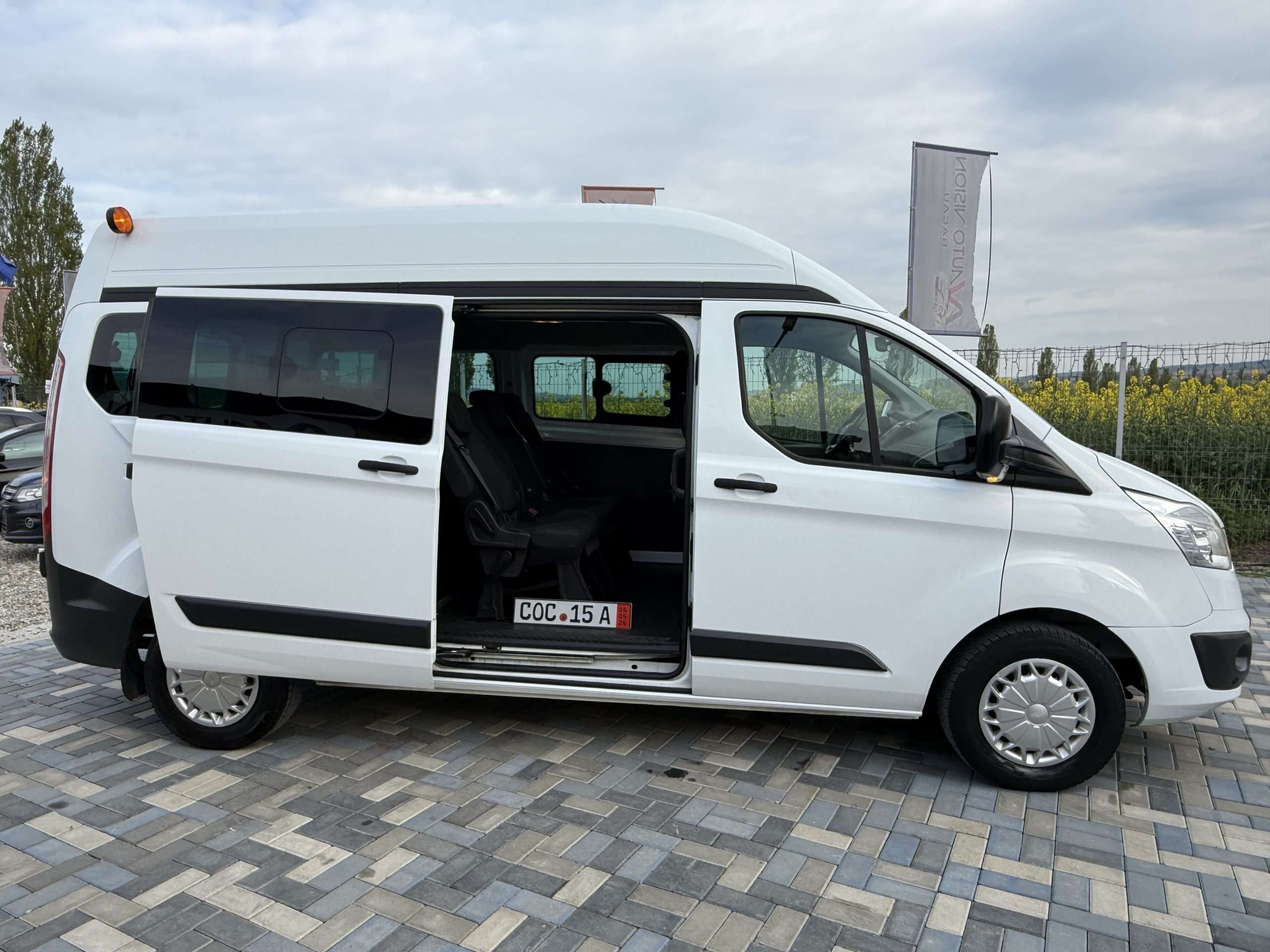 Ford Transit CUSTOM 8+1 locuri 2.2TDci 125CP 10/2014 scaune individuale in stare ireprosabila import Germania!
