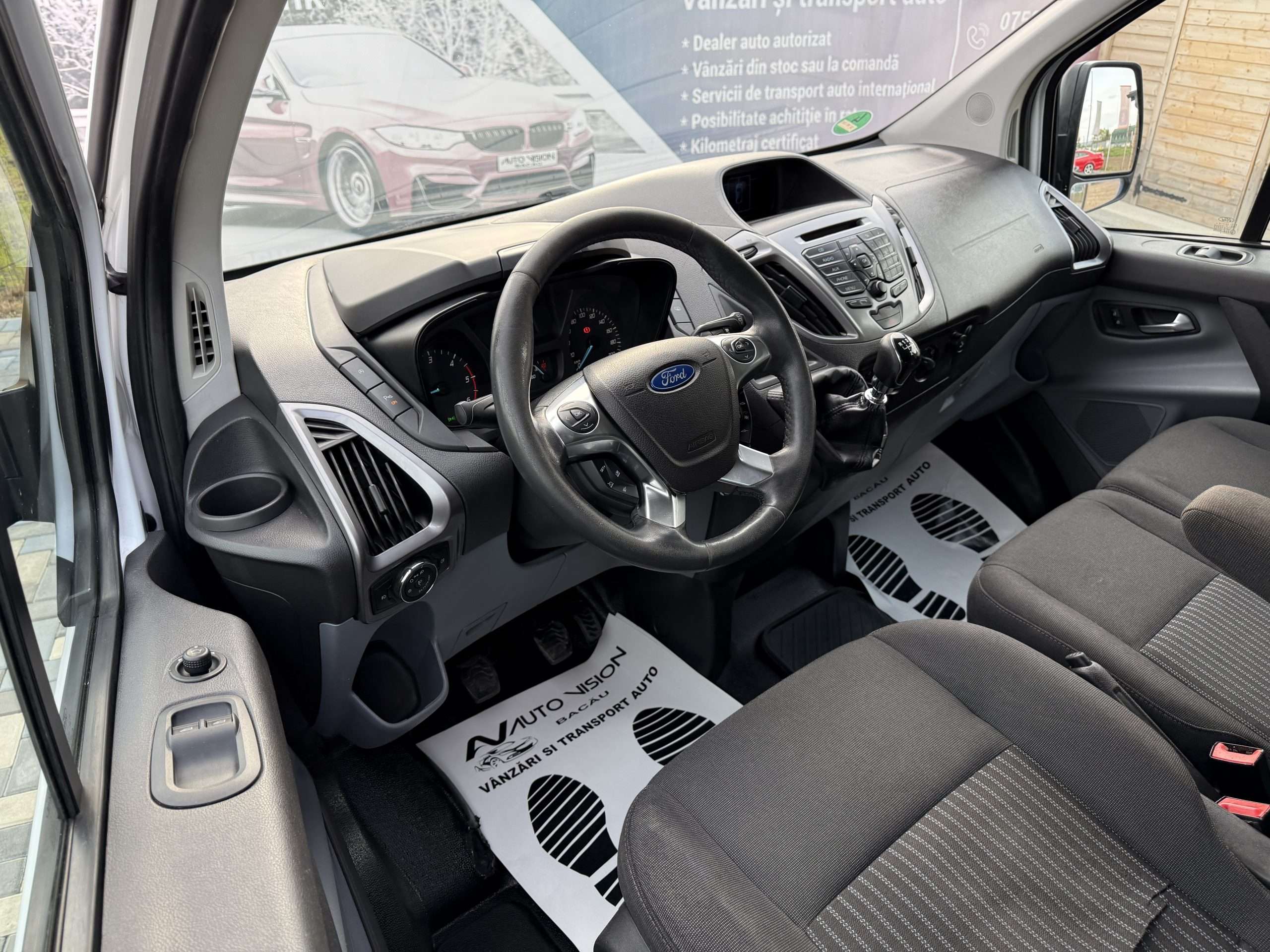 Ford Transit CUSTOM 8+1 locuri 2.2TDci 125CP 10/2014 scaune individuale in stare ireprosabila import Germania!
