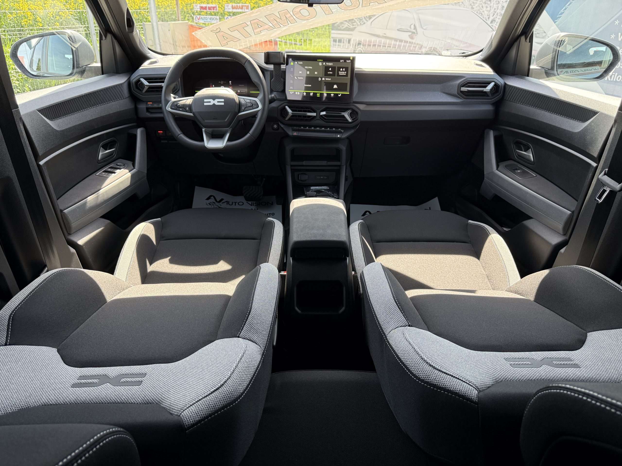 DACIA DUSTER Expression ECO-G 120CP–BENZINA+GPL Cutie AUTOMATA 2026 NOU TVA deductibil garantie de producator 3 ani STOC!