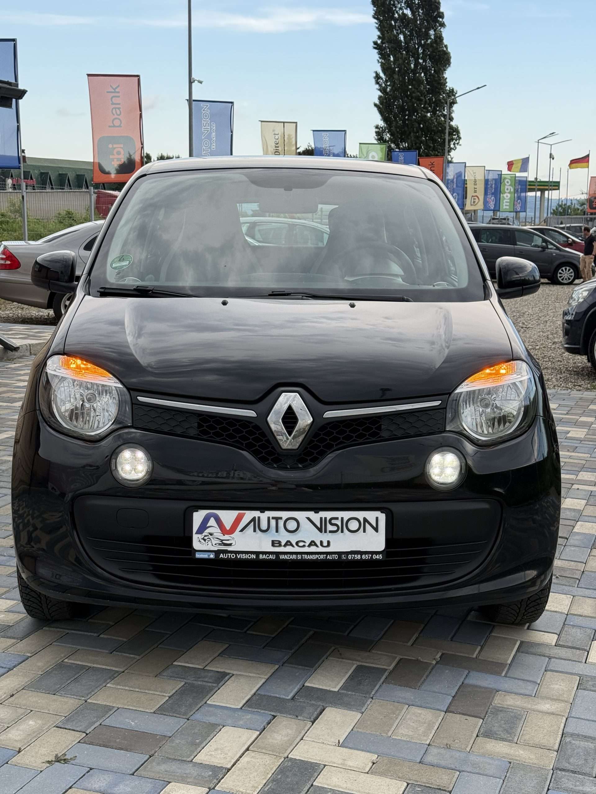 Renault Twingo facelift 0.9 Benzina 90CP 06/2017 Euro6 AC LED 4usi Impecabila Import Germania!