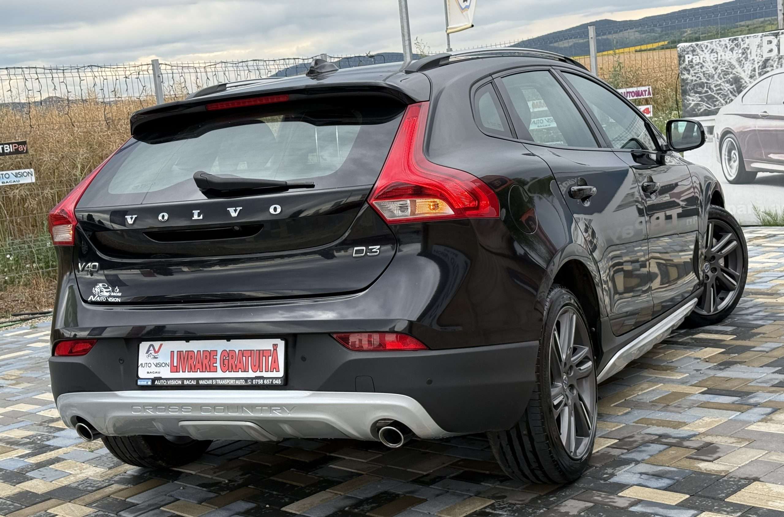 VOLVO V40 Cross Country 2.0 Diesel 150CP AUTOMATA distronic 02/2013 Euro5 Full Piele NAV Clima XENON Import Germania!
